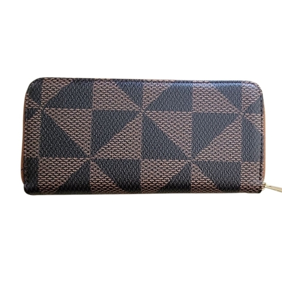 Boutique Handbags - Geometric Black and Brown Wallet